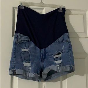 Light ripped denim maternity shorts